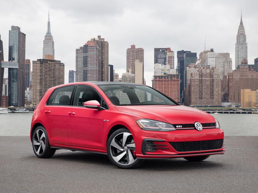  Volkswagen Golf GTI 5-Door (Typ 5G) 2017 года  (NA) (фото 1 из 41)
